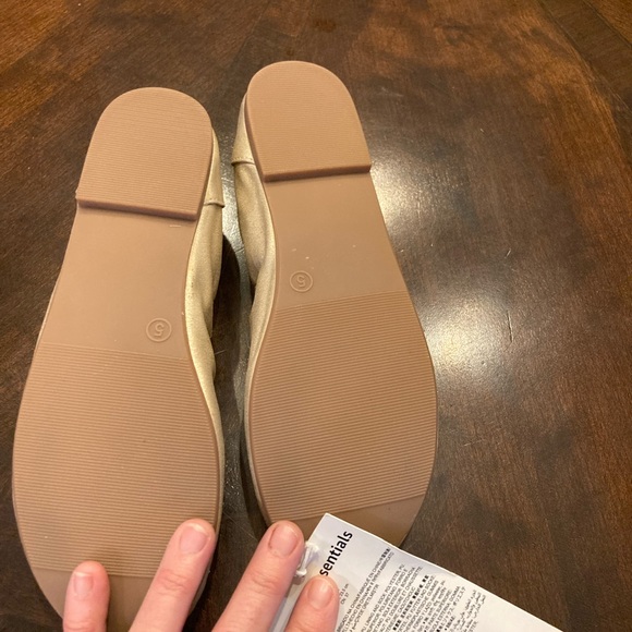 NWT Gold Sparkle Ballet Flats size 5 Amazon Essentials - Picture 3 of 7